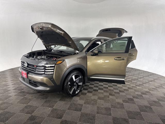new 2025 Nissan Kicks car, priced at $28,084