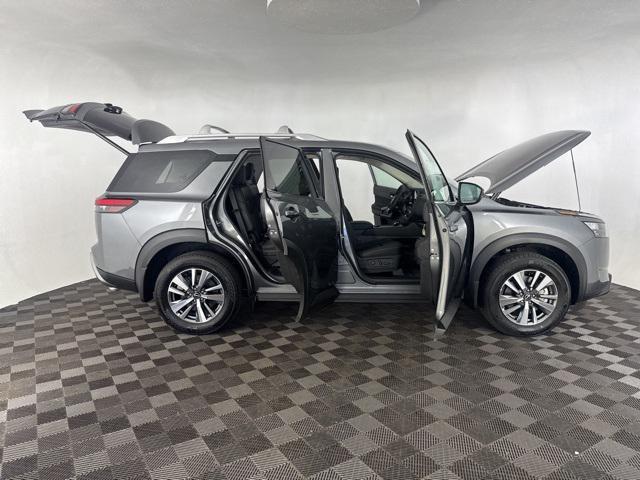 new 2025 Nissan Pathfinder car, priced at $43,338