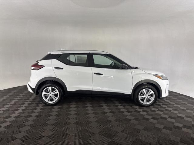 new 2025 Nissan Kicks car, priced at $23,347