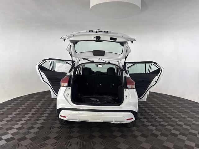 new 2025 Nissan Kicks car, priced at $23,347