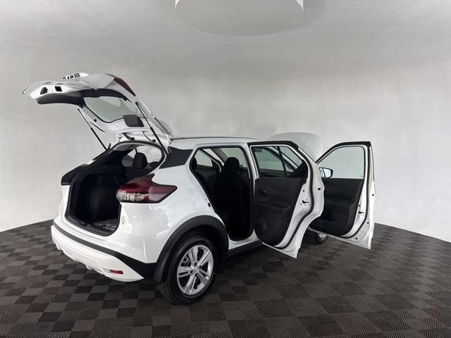 new 2025 Nissan Kicks car, priced at $23,347