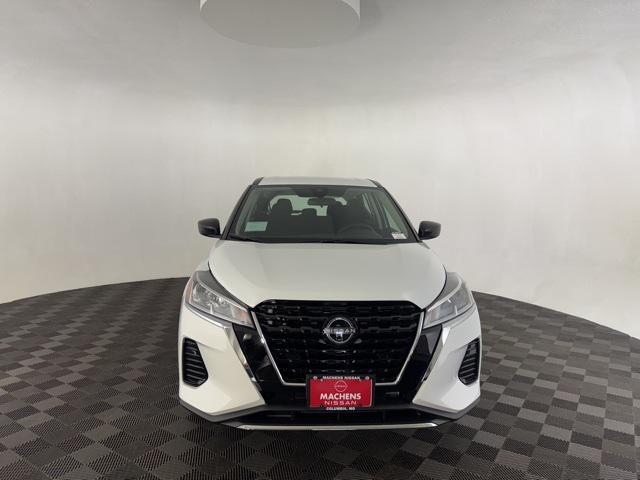 new 2025 Nissan Kicks car, priced at $23,347