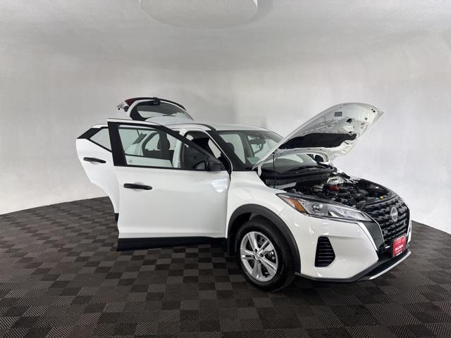 new 2025 Nissan Kicks car, priced at $23,347