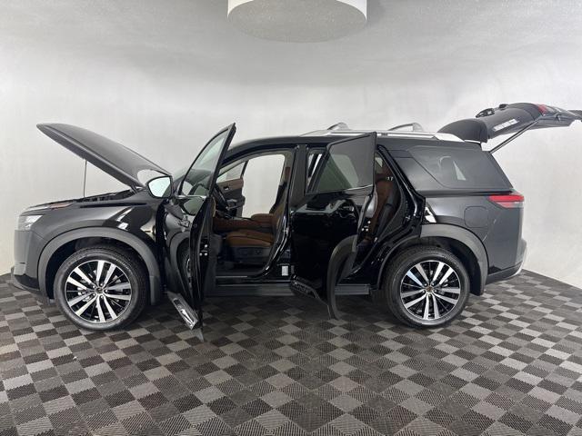 new 2025 Nissan Pathfinder car, priced at $49,404