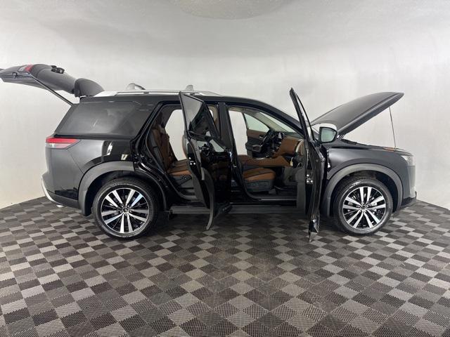new 2025 Nissan Pathfinder car, priced at $49,404