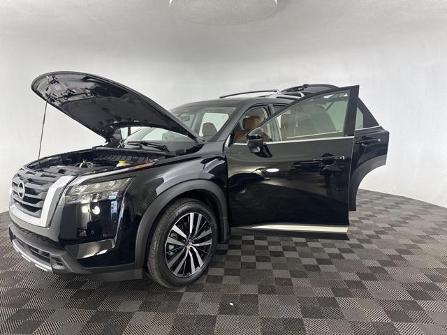 new 2025 Nissan Pathfinder car, priced at $49,404