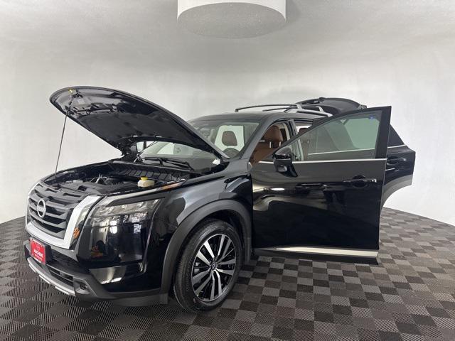 new 2025 Nissan Pathfinder car, priced at $49,963