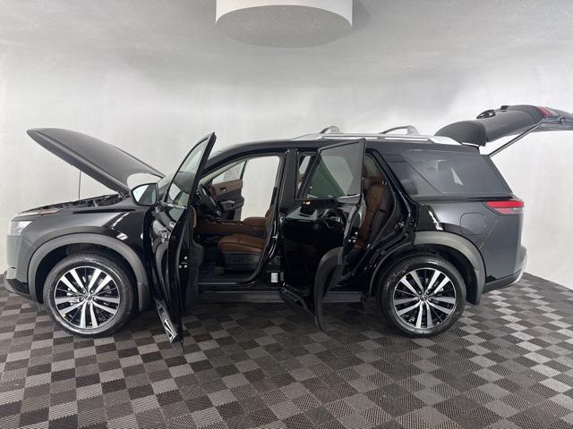 new 2025 Nissan Pathfinder car, priced at $49,963