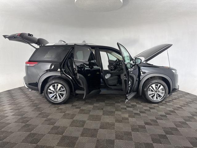 new 2025 Nissan Pathfinder car, priced at $43,015