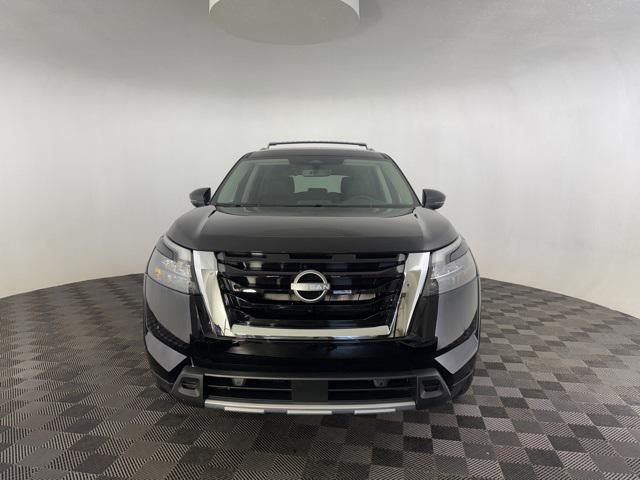 new 2025 Nissan Pathfinder car, priced at $43,015