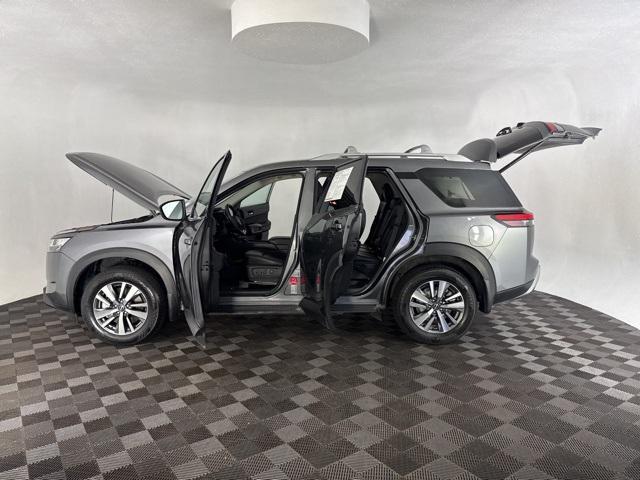 used 2024 Nissan Pathfinder car, priced at $33,398