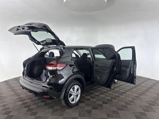 new 2025 Nissan Kicks car, priced at $23,347