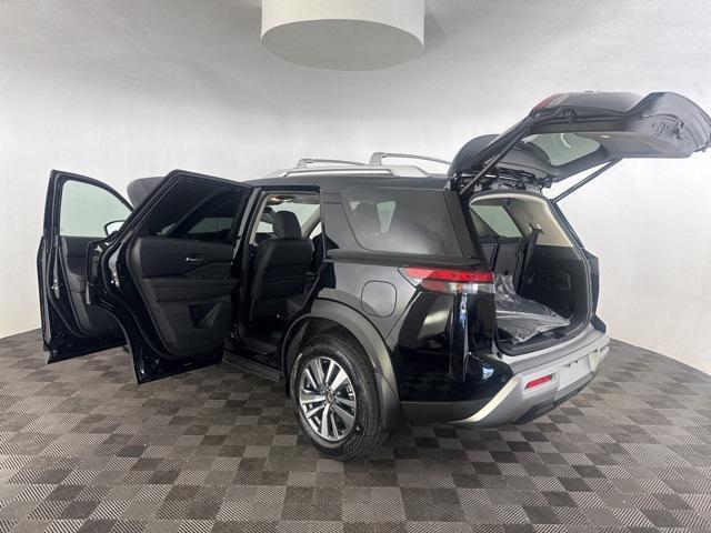 new 2025 Nissan Pathfinder car, priced at $43,338