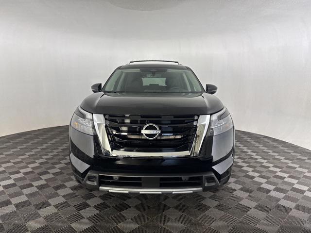 new 2025 Nissan Pathfinder car, priced at $43,338