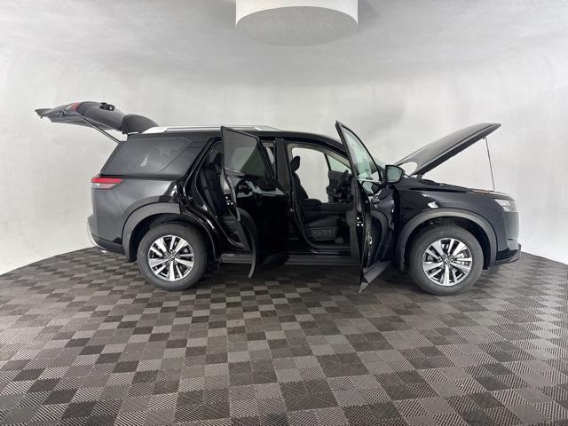 new 2025 Nissan Pathfinder car, priced at $43,049