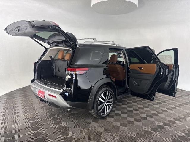 new 2025 Nissan Pathfinder car, priced at $50,579