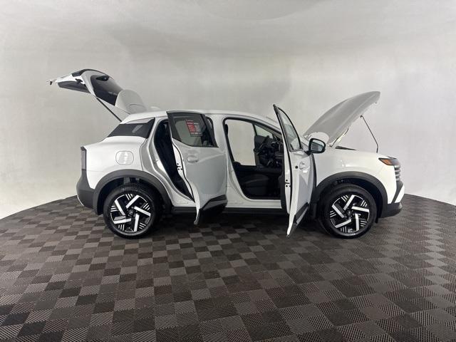 used 2025 Nissan Kicks car, priced at $23,099