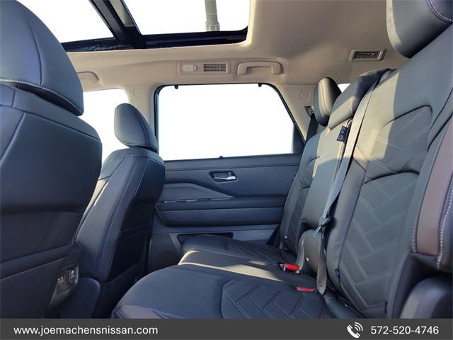 new 2025 Nissan Pathfinder car, priced at $43,347
