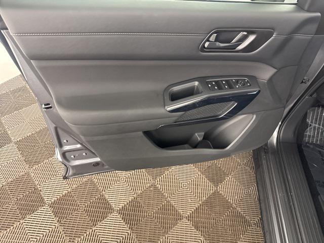 new 2025 Nissan Pathfinder car, priced at $35,283