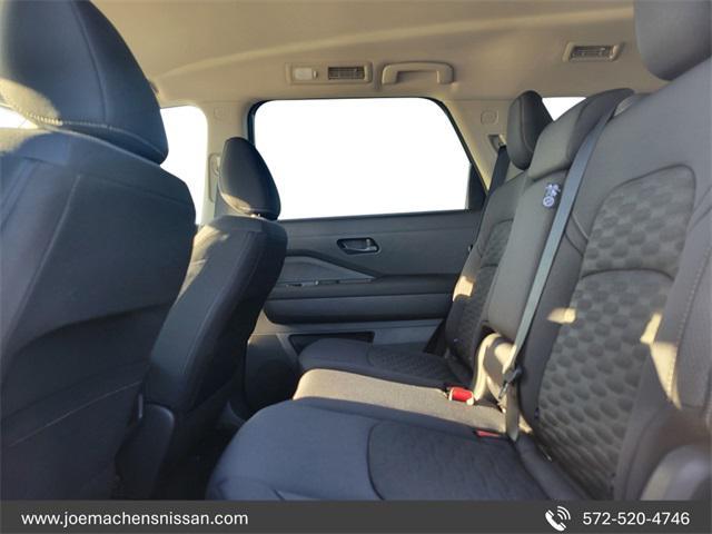 new 2025 Nissan Pathfinder car, priced at $33,200