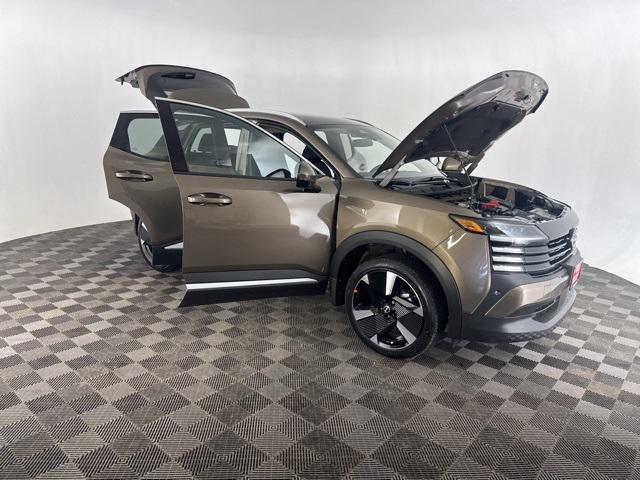 new 2025 Nissan Kicks car, priced at $28,098