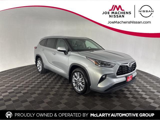 used 2022 Toyota Highlander car, priced at $42,661