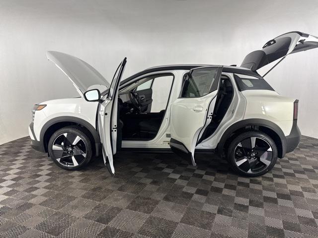 new 2025 Nissan Kicks car, priced at $28,695