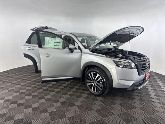 new 2025 Nissan Pathfinder car, priced at $45,028