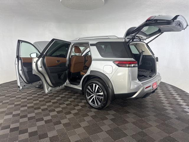 new 2025 Nissan Pathfinder car, priced at $45,028