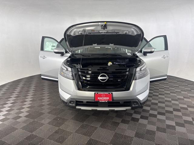 new 2025 Nissan Pathfinder car, priced at $45,028
