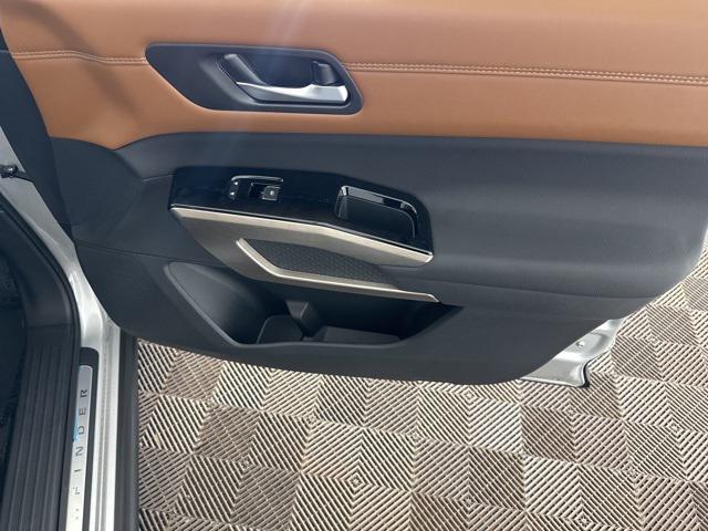 new 2025 Nissan Pathfinder car, priced at $45,028