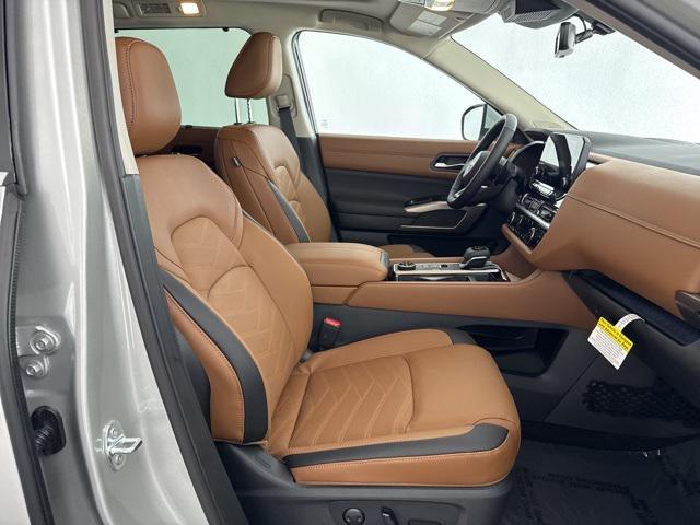 new 2025 Nissan Pathfinder car, priced at $45,028