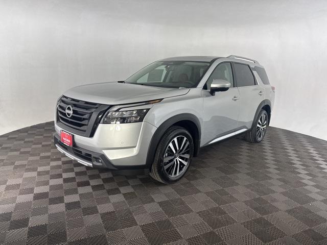 new 2025 Nissan Pathfinder car, priced at $45,028