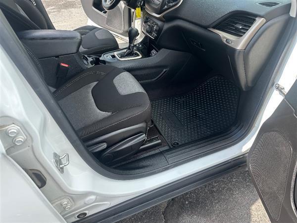 used 2016 Jeep Cherokee car, priced at $11,995