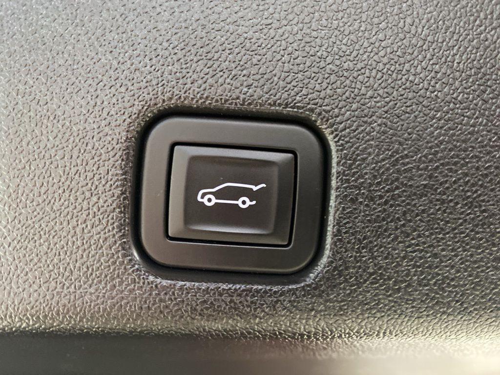 used 2024 Chevrolet Traverse car, priced at $51,147