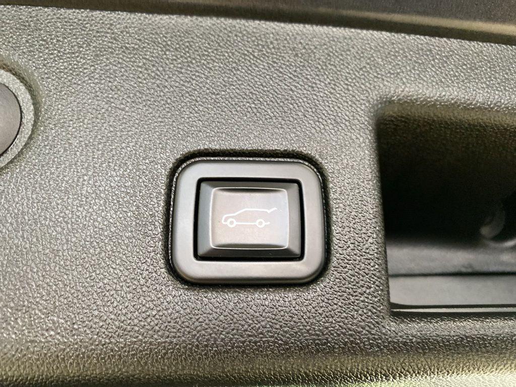 used 2022 Chevrolet Equinox car, priced at $24,900