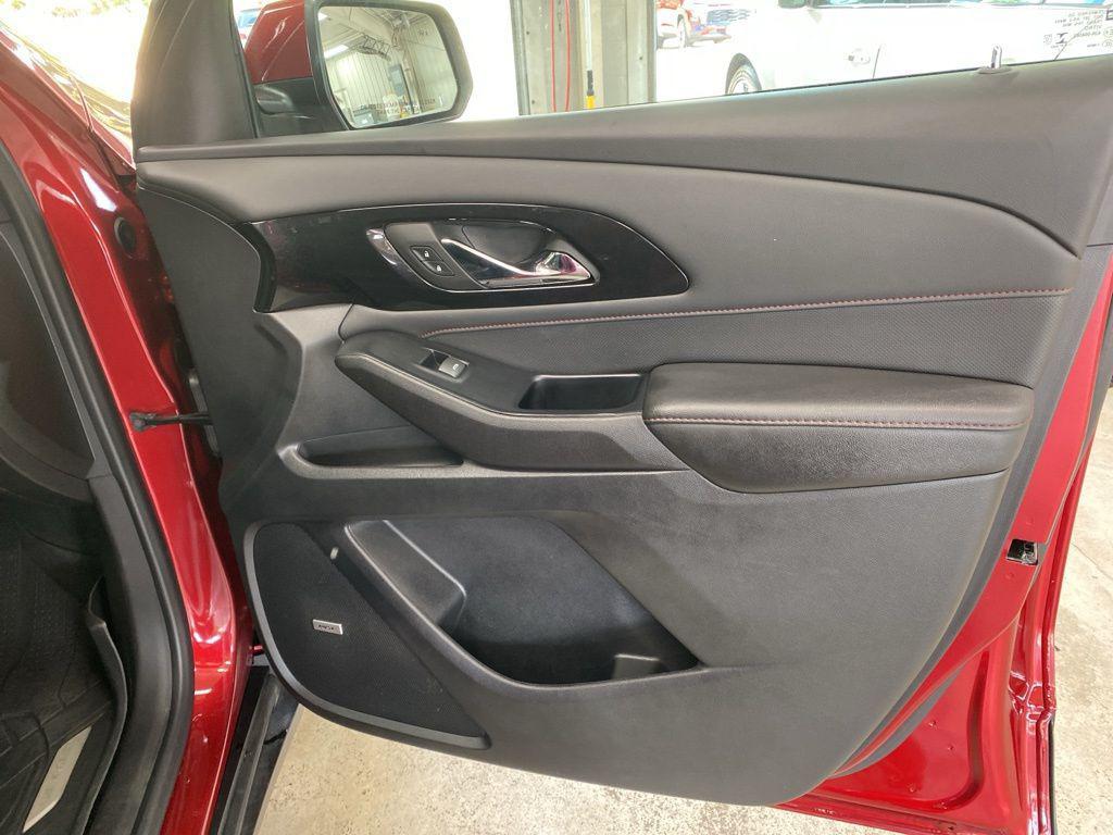 used 2023 Chevrolet Traverse car, priced at $37,980