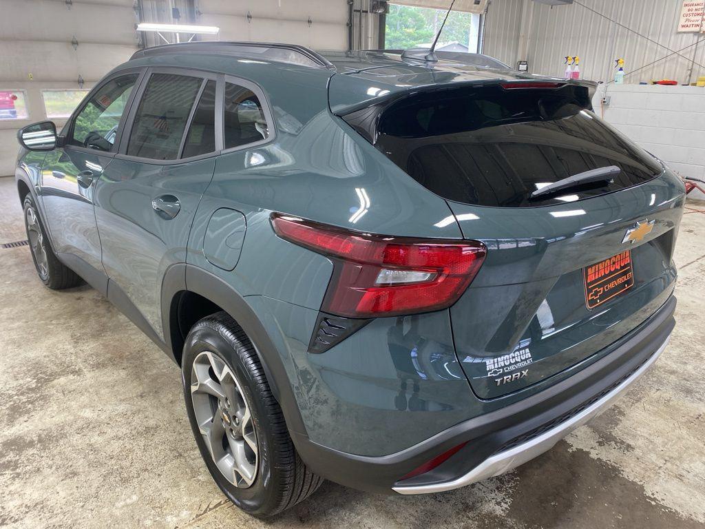 new 2025 Chevrolet Trax car, priced at $23,950