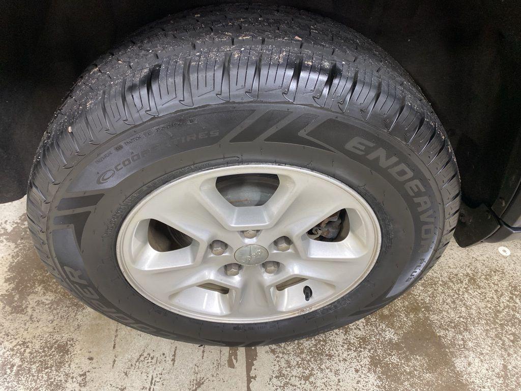 used 2017 Jeep Grand Cherokee car, priced at $13,980