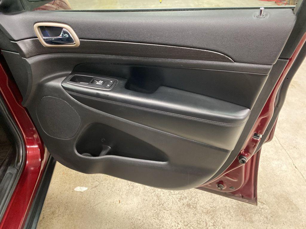 used 2017 Jeep Grand Cherokee car, priced at $13,980