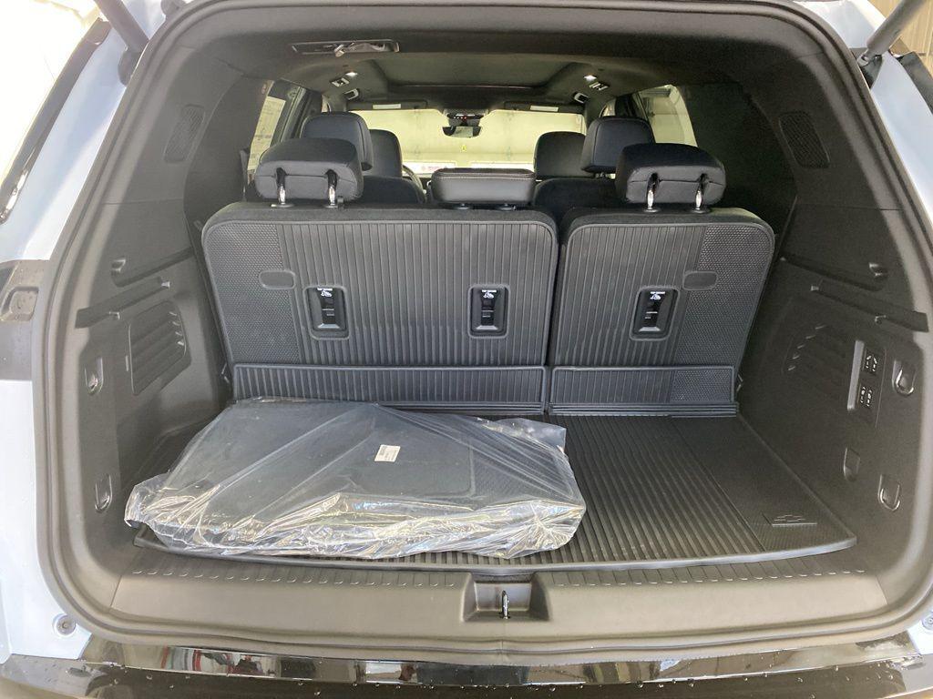 new 2026 Chevrolet Traverse car, priced at $60,475