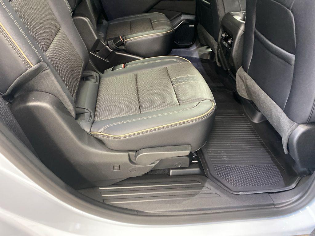 new 2026 Chevrolet Traverse car, priced at $60,475