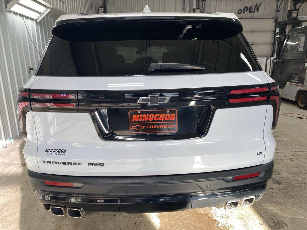 used 2024 Chevrolet Traverse car, priced at $40,924