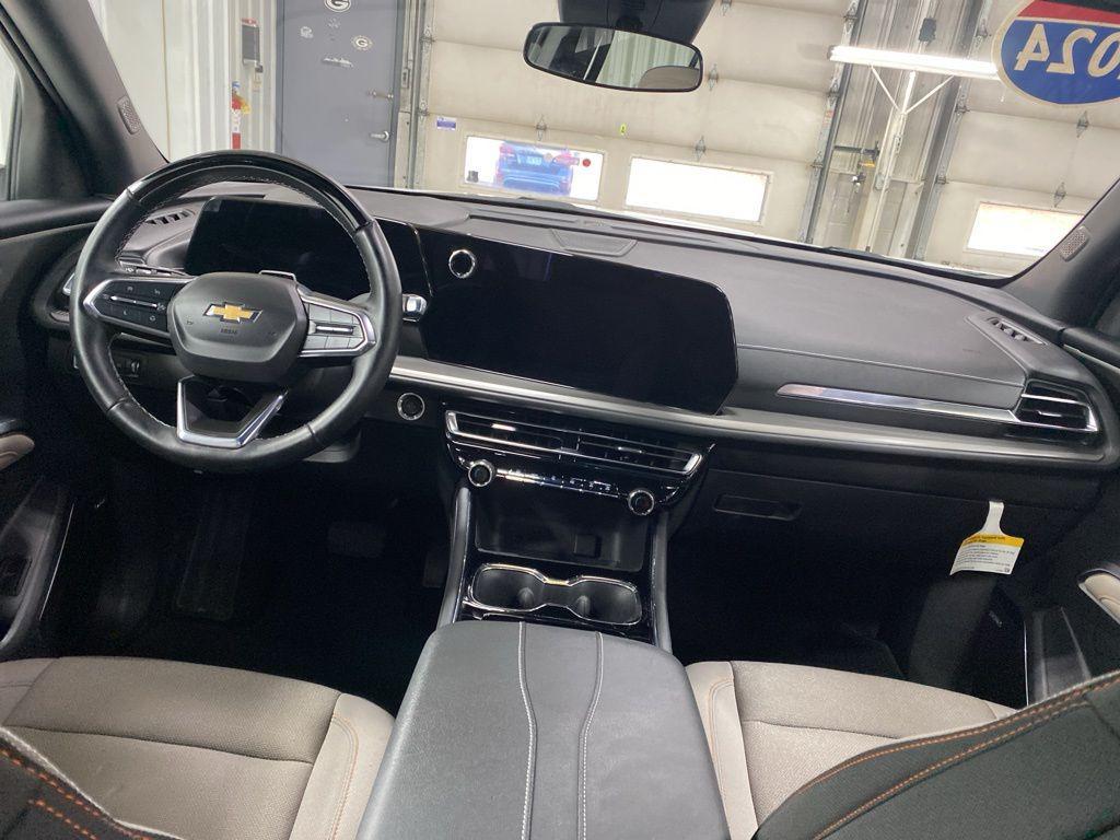 used 2024 Chevrolet Traverse car, priced at $40,924