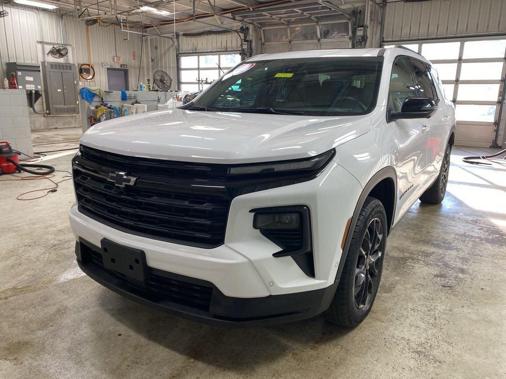 used 2024 Chevrolet Traverse car, priced at $40,924