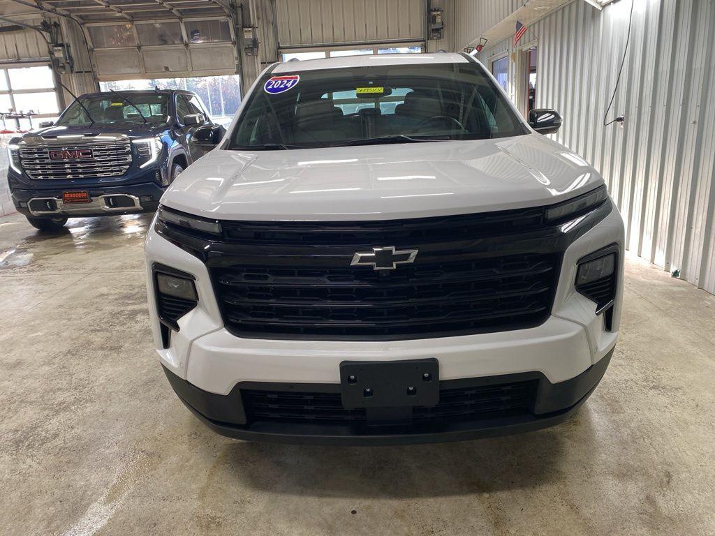 used 2024 Chevrolet Traverse car, priced at $40,924