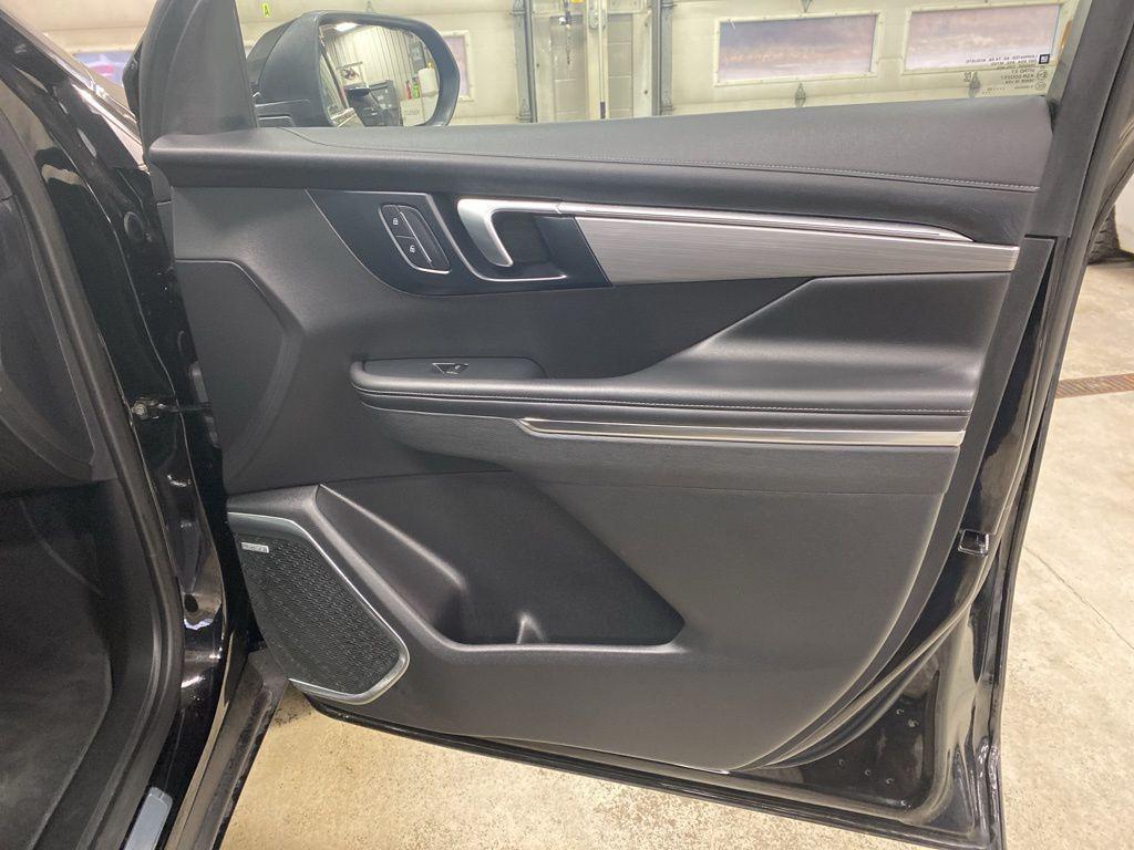 used 2025 Buick Enclave car, priced at $39,980