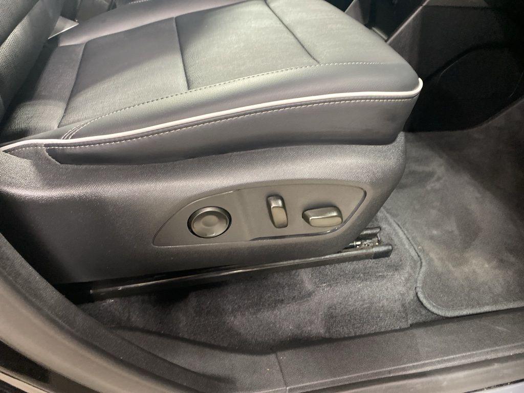 used 2025 Buick Enclave car, priced at $39,980