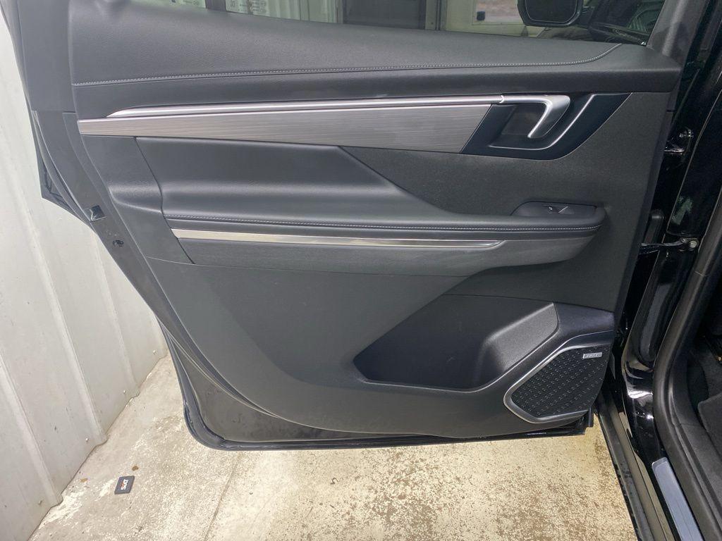 used 2025 Buick Enclave car, priced at $39,980