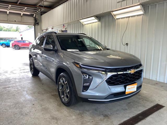 new 2025 Chevrolet Trax car, priced at $23,900